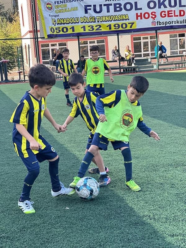Fenerbahçe Futbol Okulu - Etimesgut - 24. Fotoğraf Fenerbahçe Futbol Okulu - Etimesgut - 24. Fotoğraf