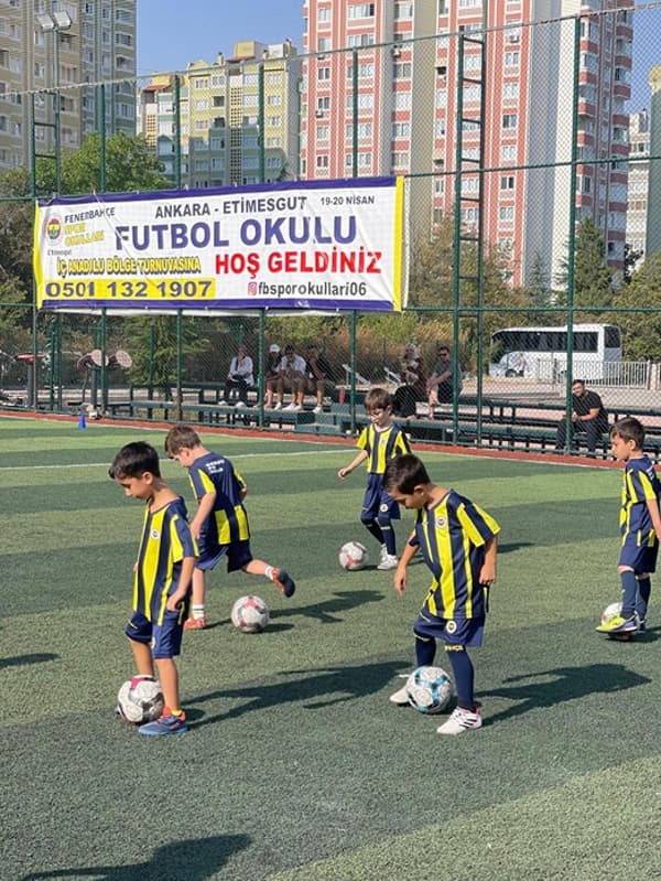 Fenerbahçe Futbol Okulu - Etimesgut - 8. Fotoğraf Fenerbahçe Futbol Okulu - Etimesgut - 8. Fotoğraf