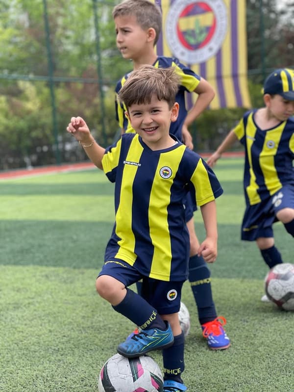 Fenerbahçe Futbol Okulu - Etimesgut - 22. Fotoğraf Fenerbahçe Futbol Okulu - Etimesgut - 22. Fotoğraf