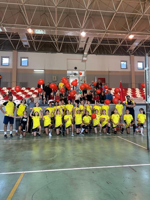 Fenerbahçe Spor Okulları - Eryaman - 2. Fotoğraf Fenerbahçe Spor Okulları - Eryaman - 2. Fotoğraf