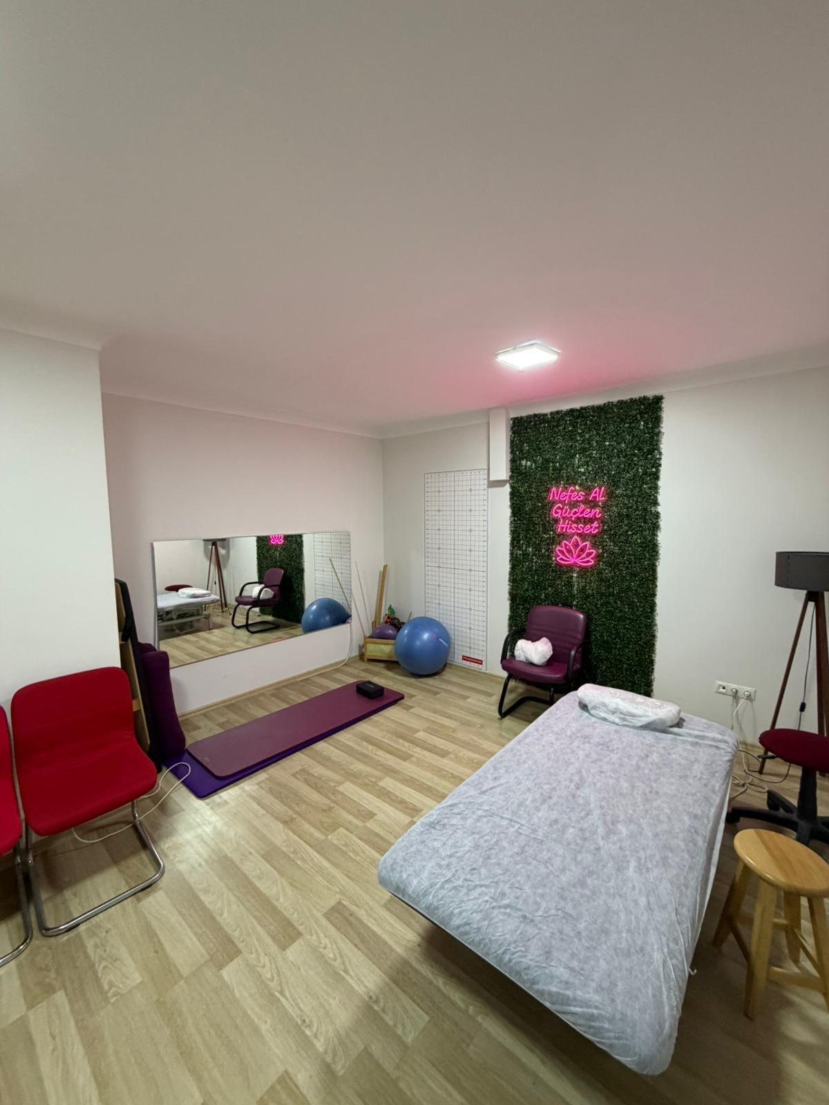 Uzm. Fzt. Nursena Güçlü Sayın Pİlates  - 4. Fotoğraf